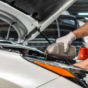 اشتباهات رایج اتوسرویس‌ها در خرید عمده روغن موتور که سودشان را نصف می‌کند